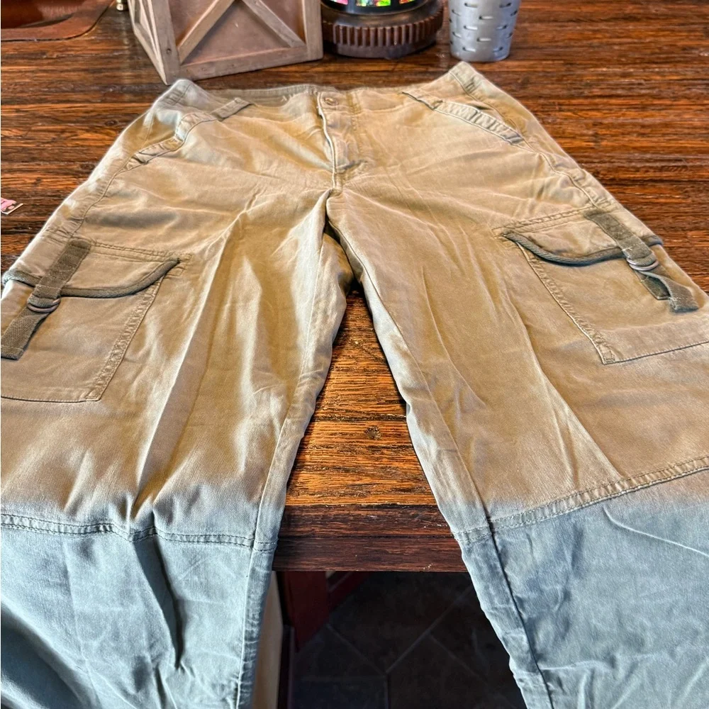 American Eagle AE Green Cargo Wide Leg Pants Stretch 6 - Picture 5 of 16